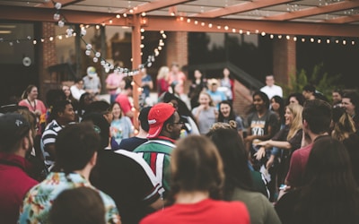 bevictor伟德官网球迷社区讨论区截图，显示热门话题与用户互动